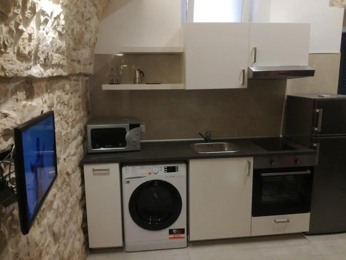 B&B il castello suite Giovinazzo 0*,  Italia